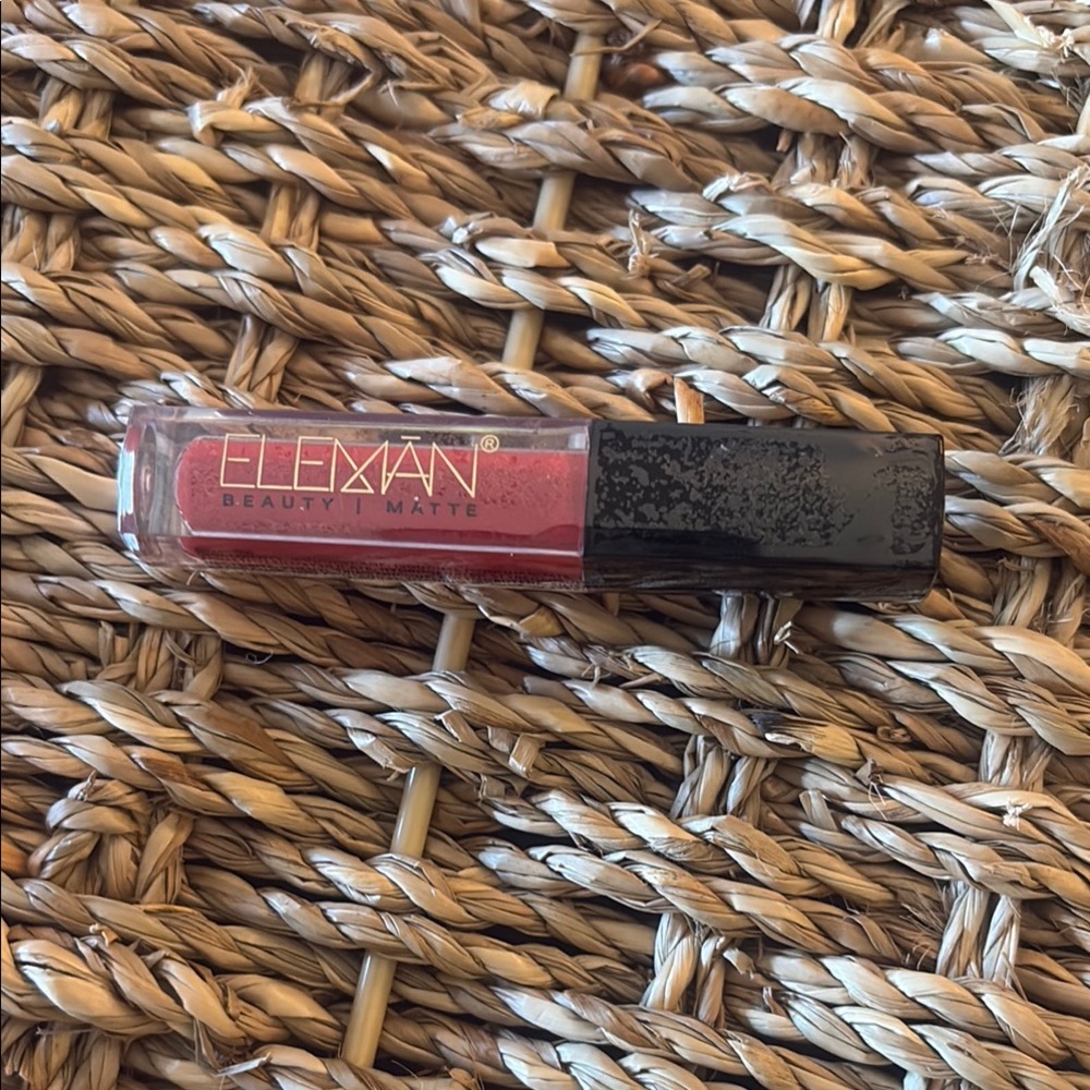 ELEMAN Beauty Matte Liquid Lipstick – Deep Rose | Travel Size